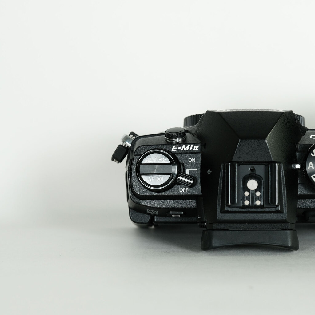 OLYMPUS OM-D E-M1 Mark II