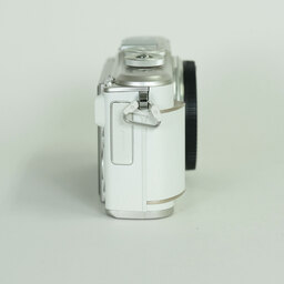 OLYMPUS PEN E-PL10