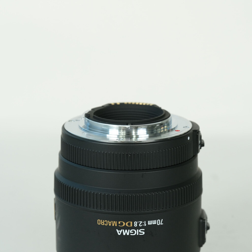 SIGMA 70mm F2.8 EX DG MACRO [シグマSA用]の出品 | ONE SCENE（ワン