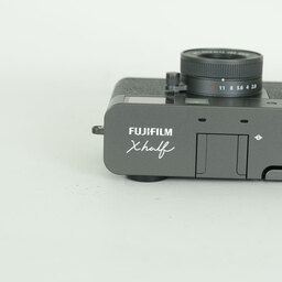 FUJIFILM X half X-HF1