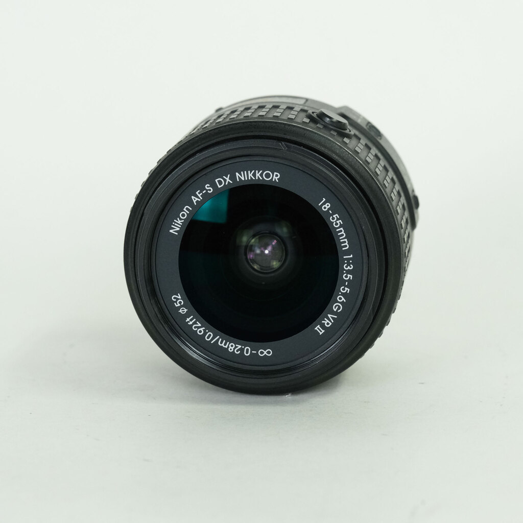 Nikon AF-S DX NIKKOR 18-55mm f3.5-5.6G VR II Nikon AF-S DX NIKKOR 18-55mm f3.5-5.6G VR II