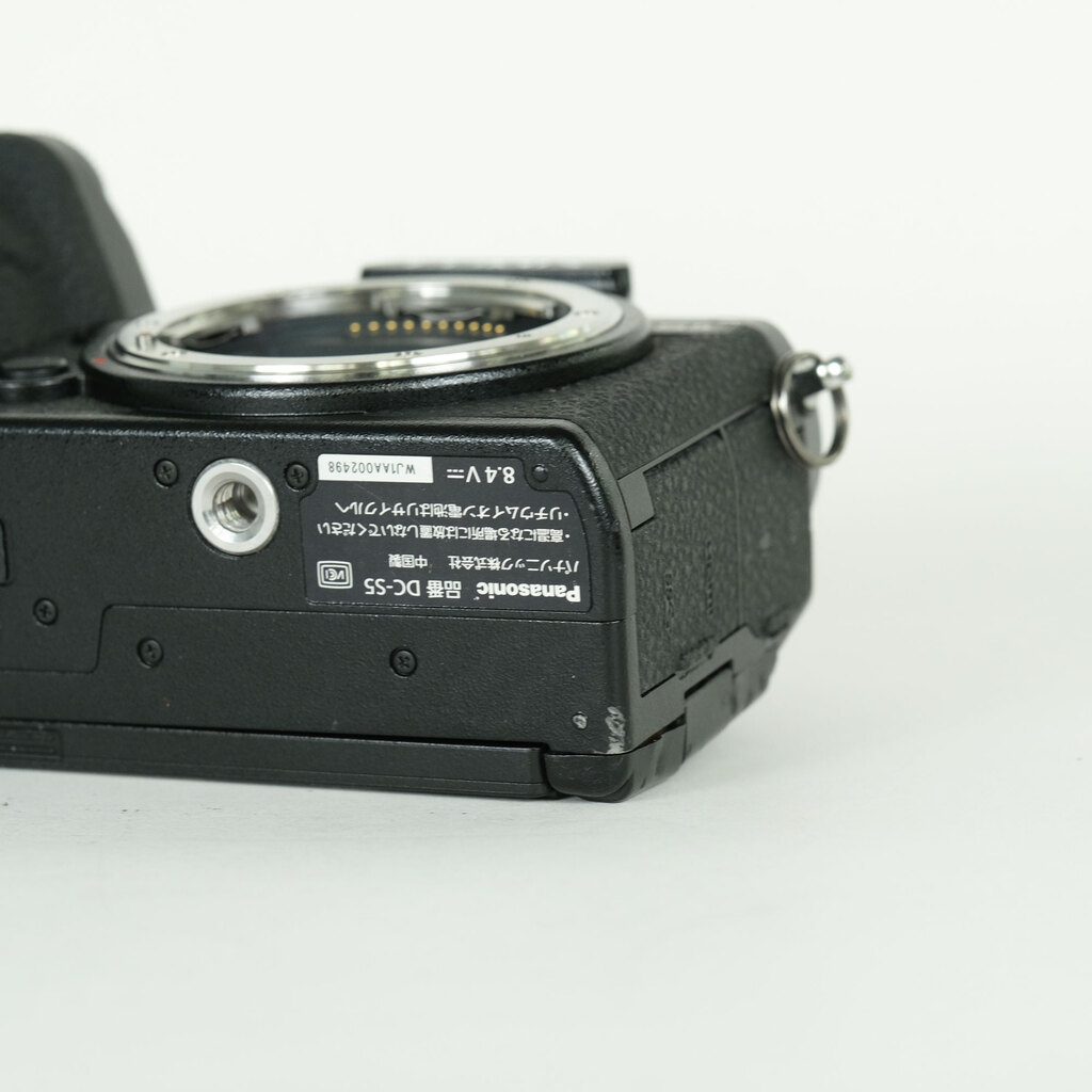 Panasonic LUMIX DC-S5 Panasonic LUMIX DC-S5