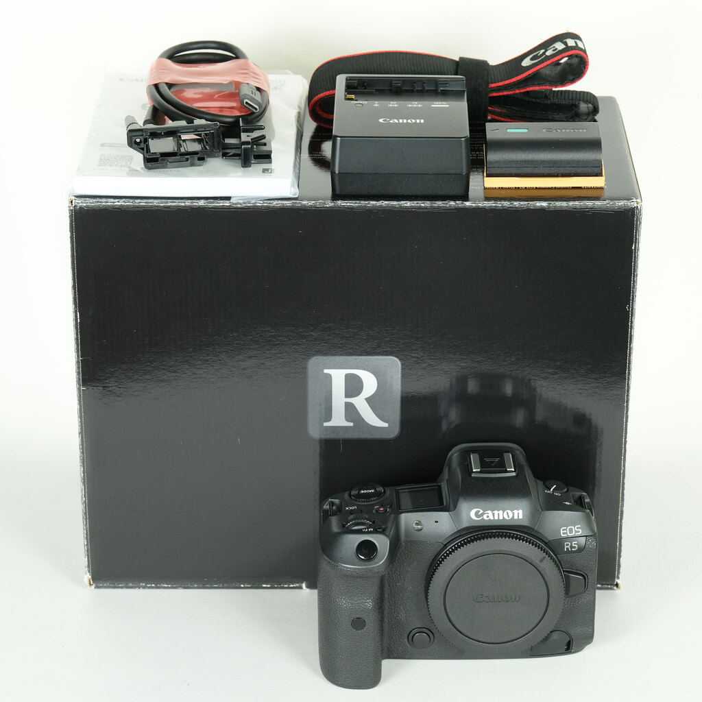 Canon EOS R5 Canon EOS R5