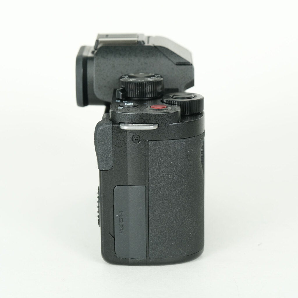 Panasonic LUMIX DC-G100D ボディの出品 | ONE SCENE（ワンシーン）
