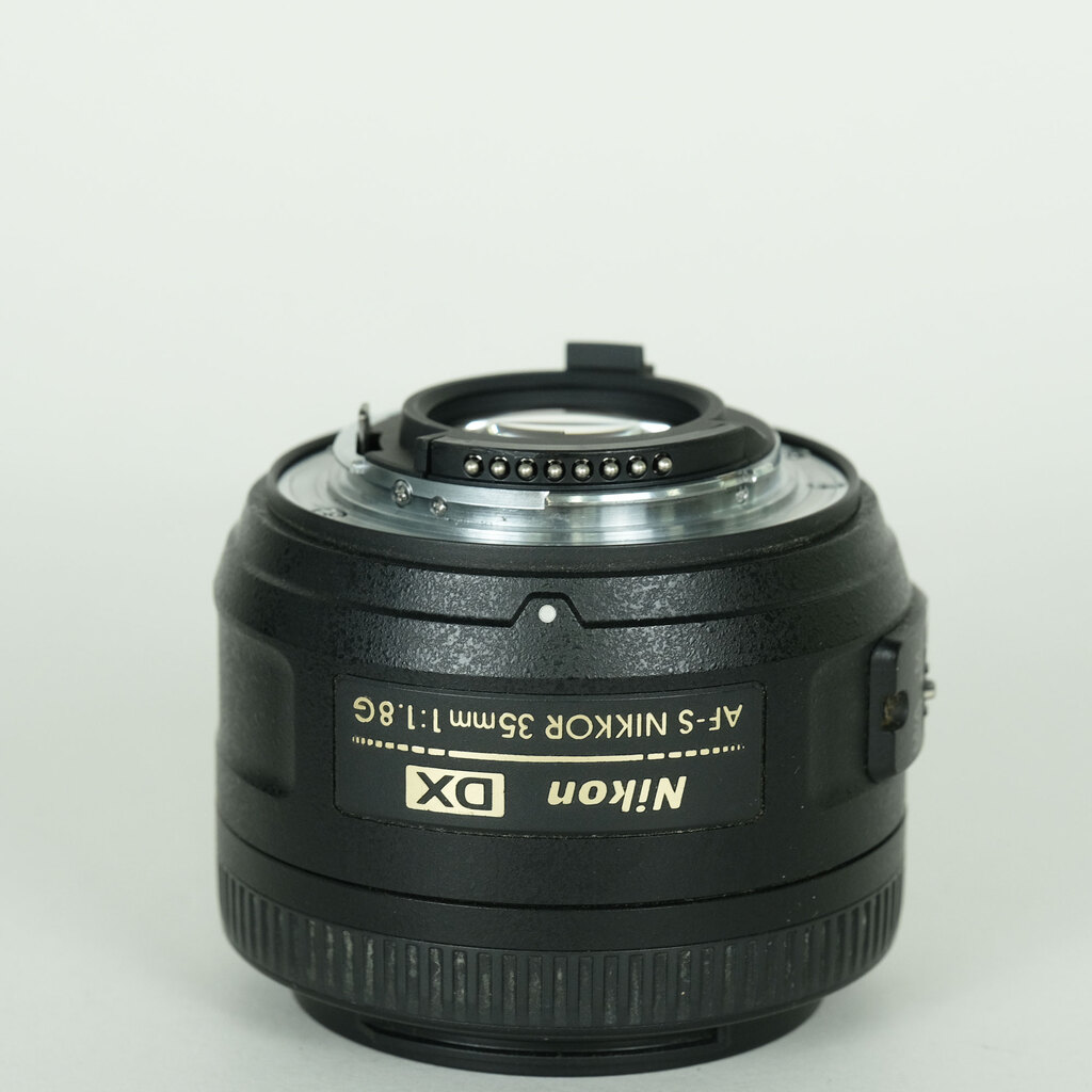 Nikon AF-S DX NIKKOR 35mm f/1.8G Nikon AF-S DX NIKKOR 35mm f/1.8G
