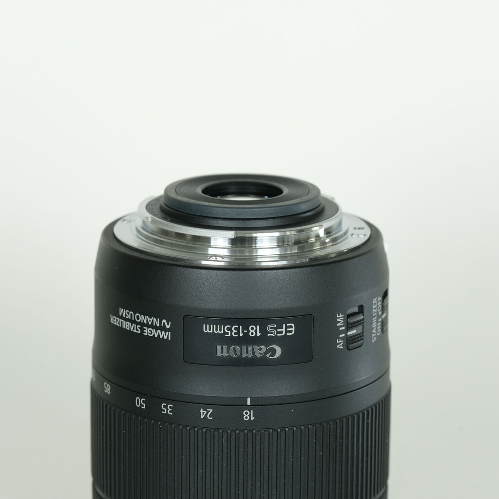 Canon EF-S18-135mm F3.5-5.6 IS USM Canon EF-S18-135mm F3.5-5.6 IS USM