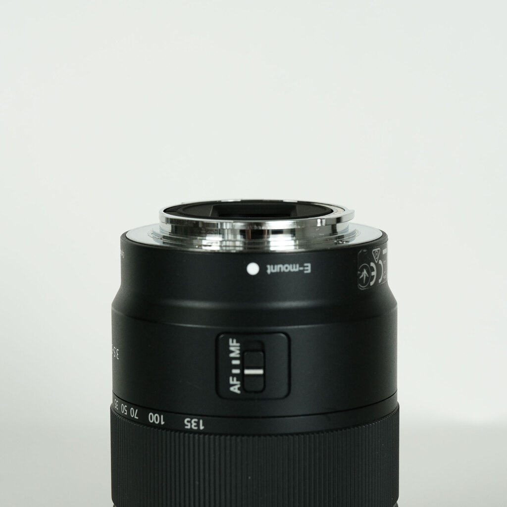 SONY E 18-135mm F3.5-5.6 OSS SEL18135