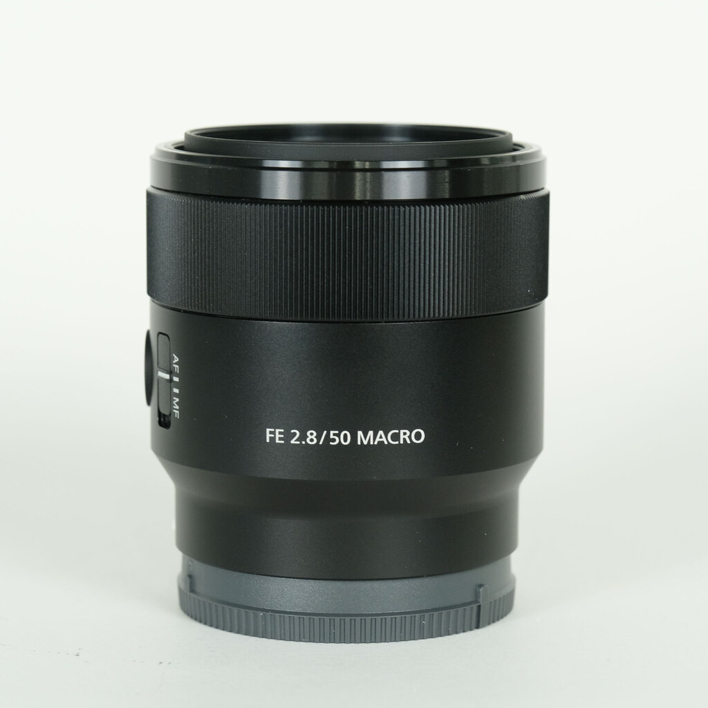 美品　SONY FE 50mm F2.8 Macro Eマウントレンズ FE 50mm F2.8 Macro SEL50M28 中古価格比較 - 価格.com