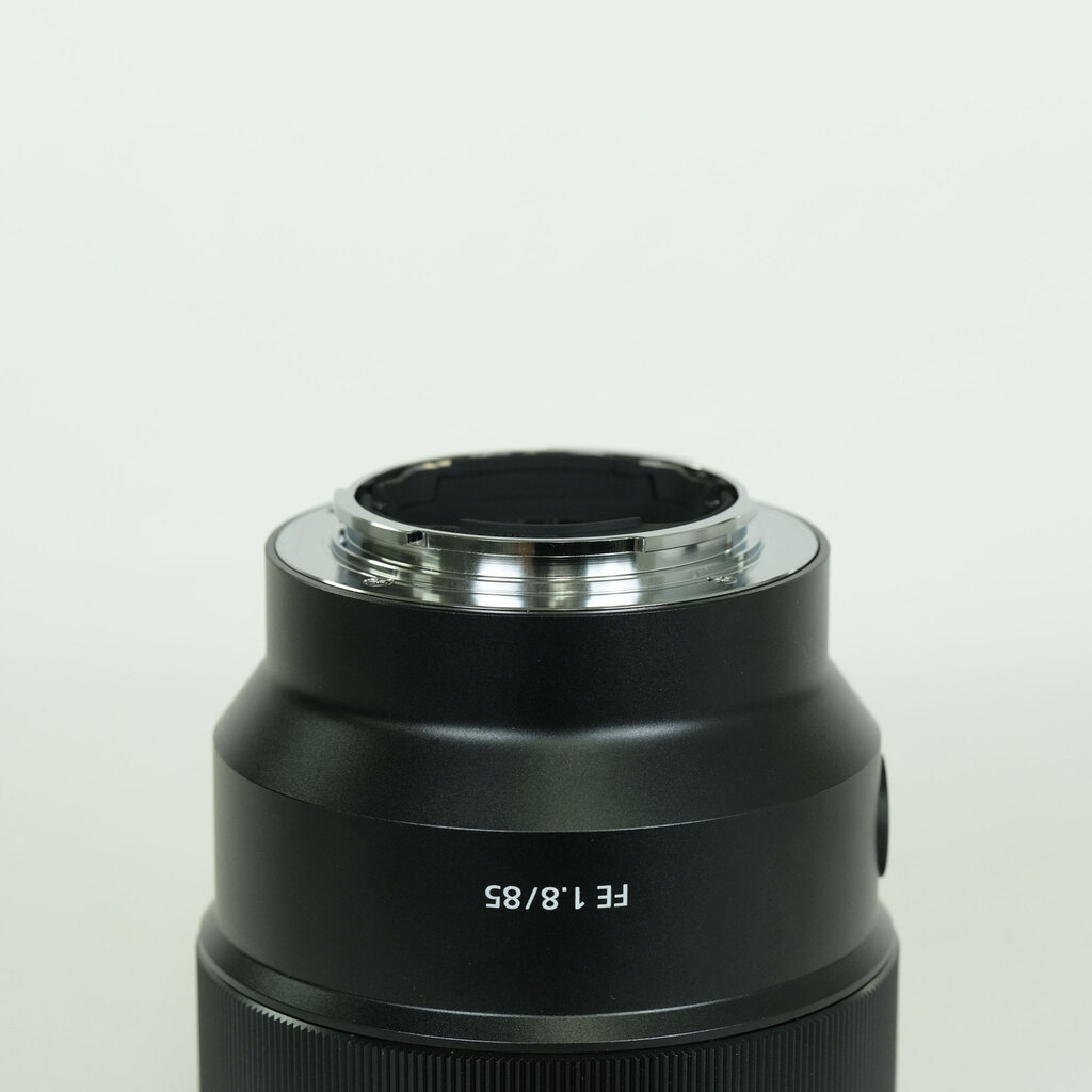 SONY FE 85mm F1.8 SEL85F18 SONY FE 85mm F1.8 SEL85F18