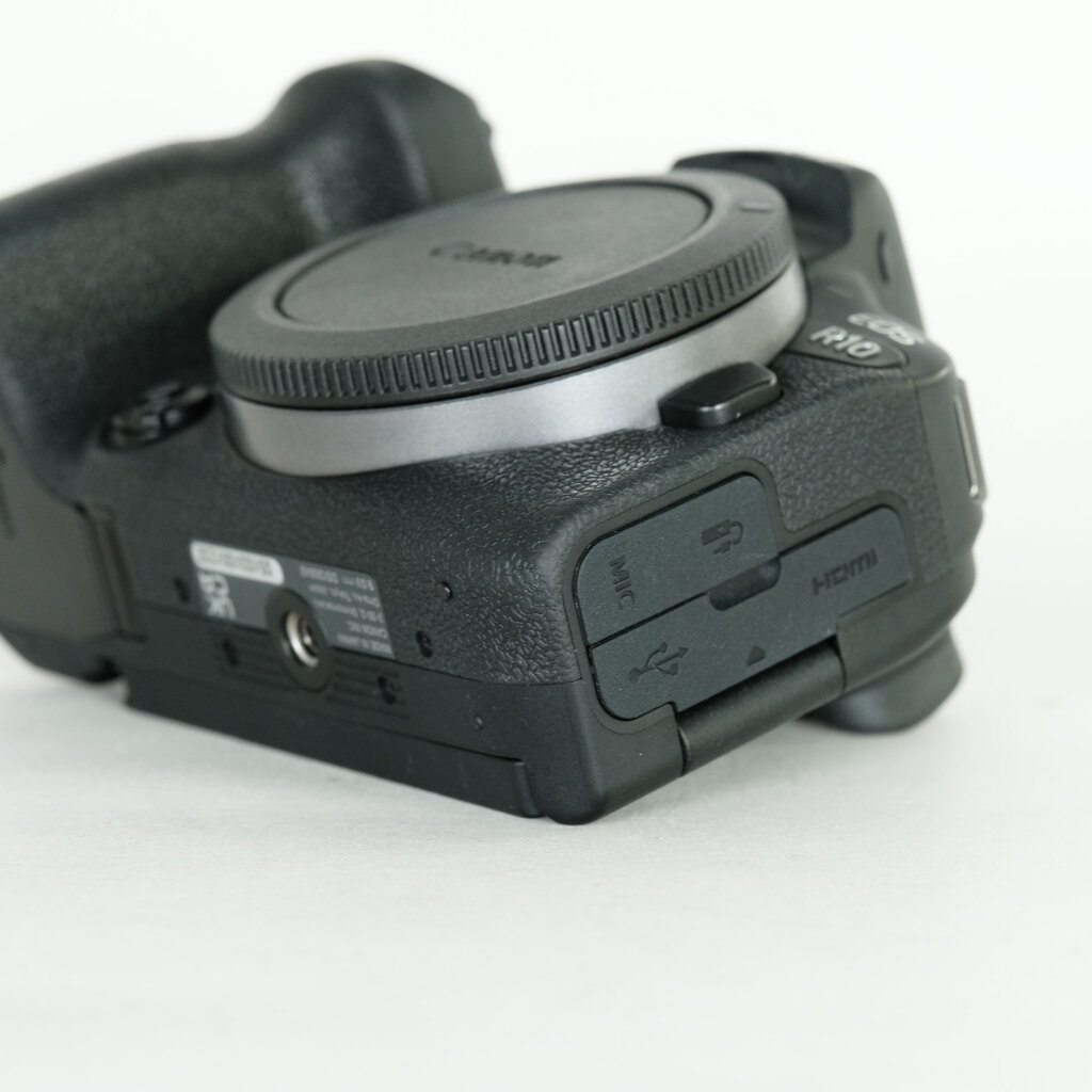 Canon EOS R10
