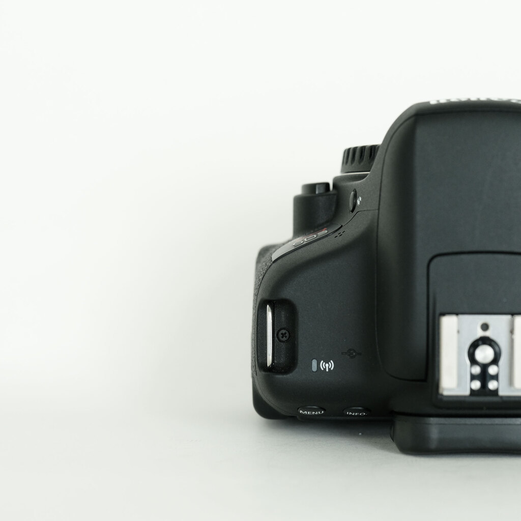 Canon EOS Kiss X8i Canon EOS Kiss X8i