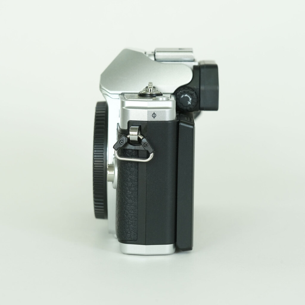 OLYMPUS OM-D E-M10 Mark III