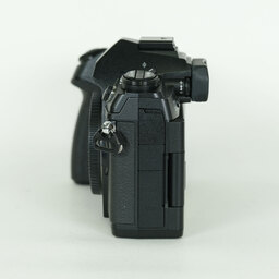 OLYMPUS OM-D E-M1 Mark II OLYMPUS OM-D E-M1 Mark II