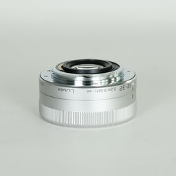 Panasonic LUMIX G VARIO 12-32mm / F3.5-5.6 ASPH. / MEGA O.I.S.