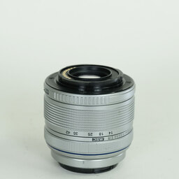 OLYMPUS M.ZUIKO DIGITAL 14-42mm F3.5-5.6IIR シルバー