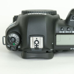 Canon EOS 5D Mark IV Canon EOS 5D Mark IV