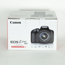 Canon EOS Kiss X8i