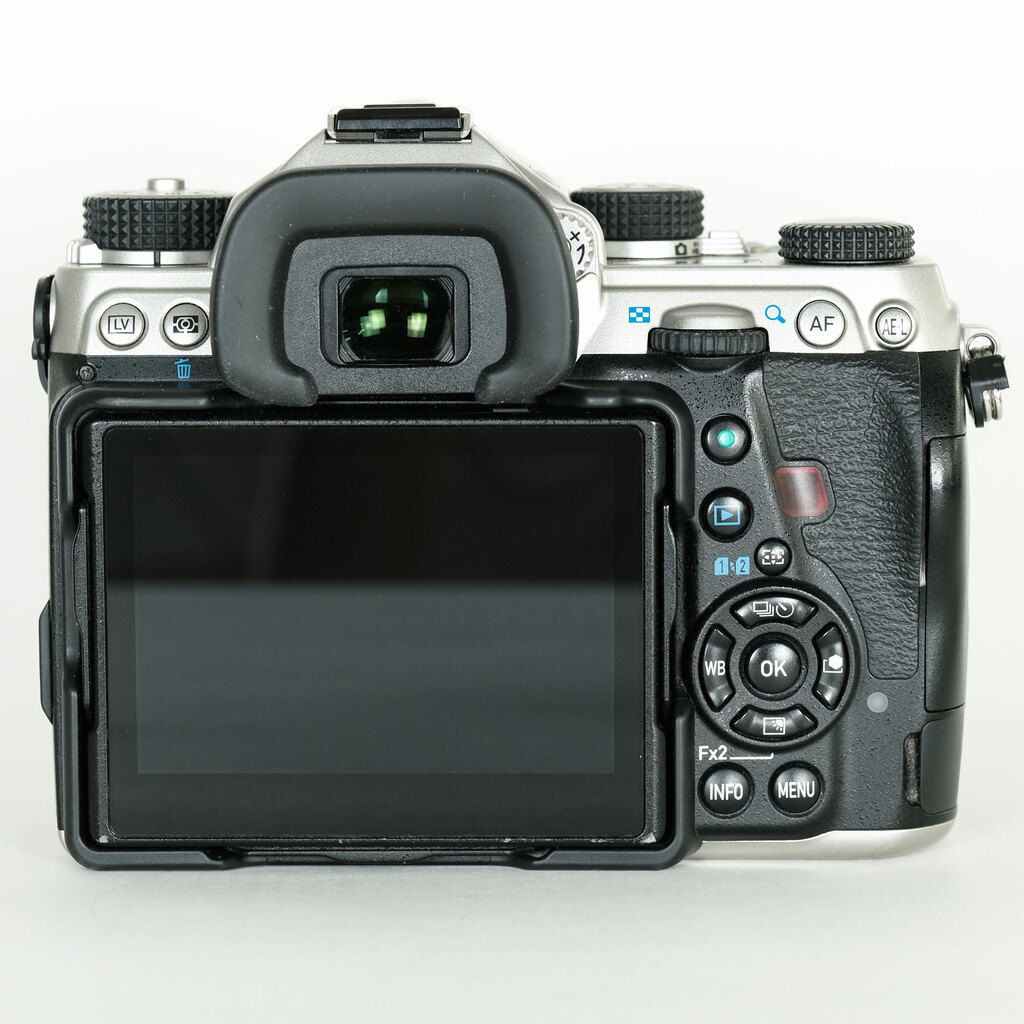 PENTAX K-1 Limited Silver〔バッテリーグリップ D-BG6 /バッテリー×2 / メタルホットシュー付属〕