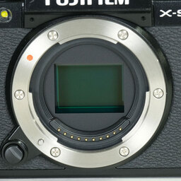 FUJIFILM X-S10