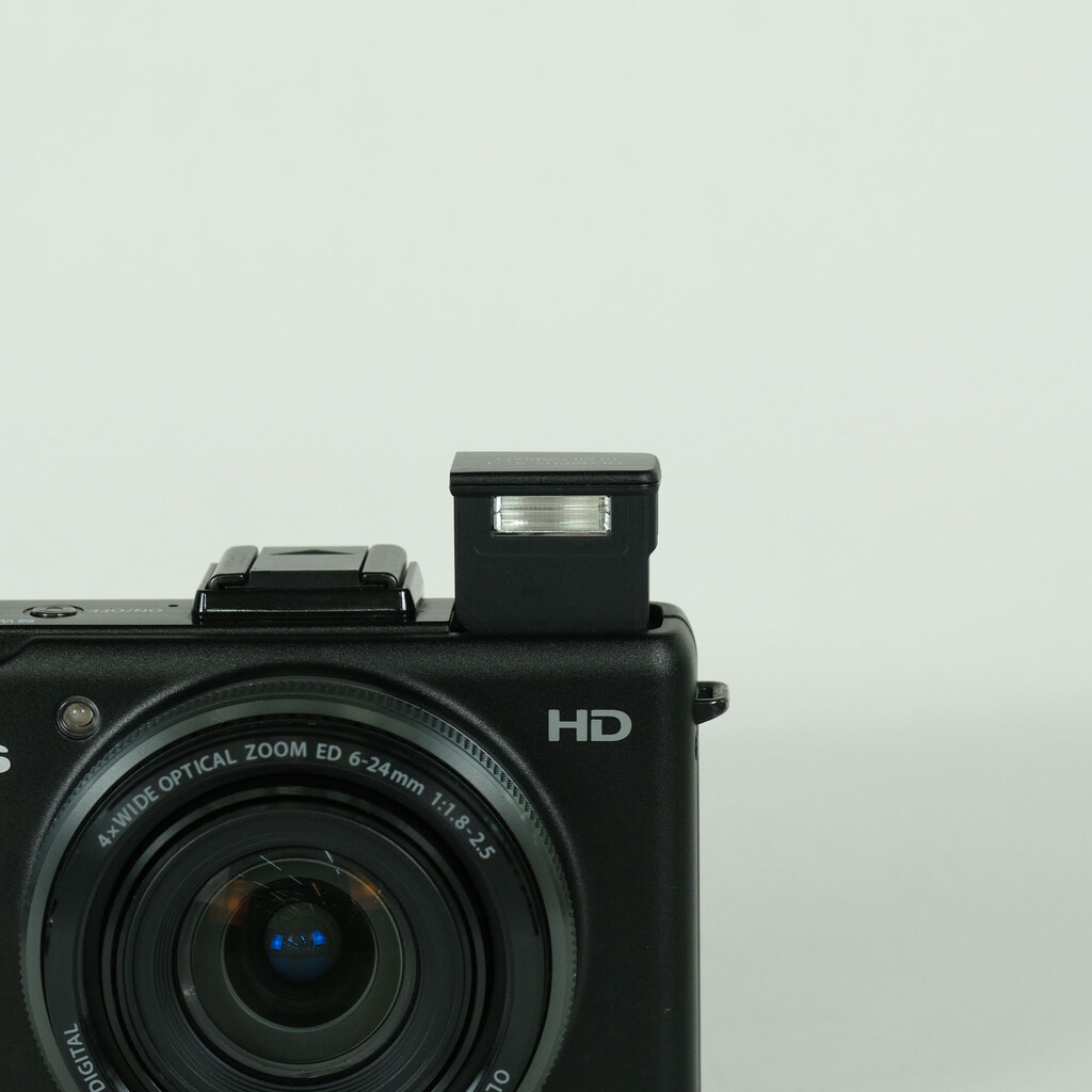 OLYMPUS XZ-1 ブラックの出品 | ONE SCENE（ワンシーン）