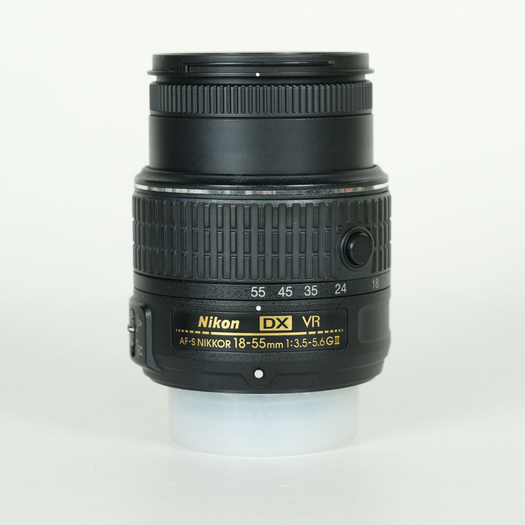 Nikon AF-S DX NIKKOR 18-55mm f3.5-5.6G VR II Nikon AF-S DX NIKKOR 18-55mm f3.5-5.6G VR II