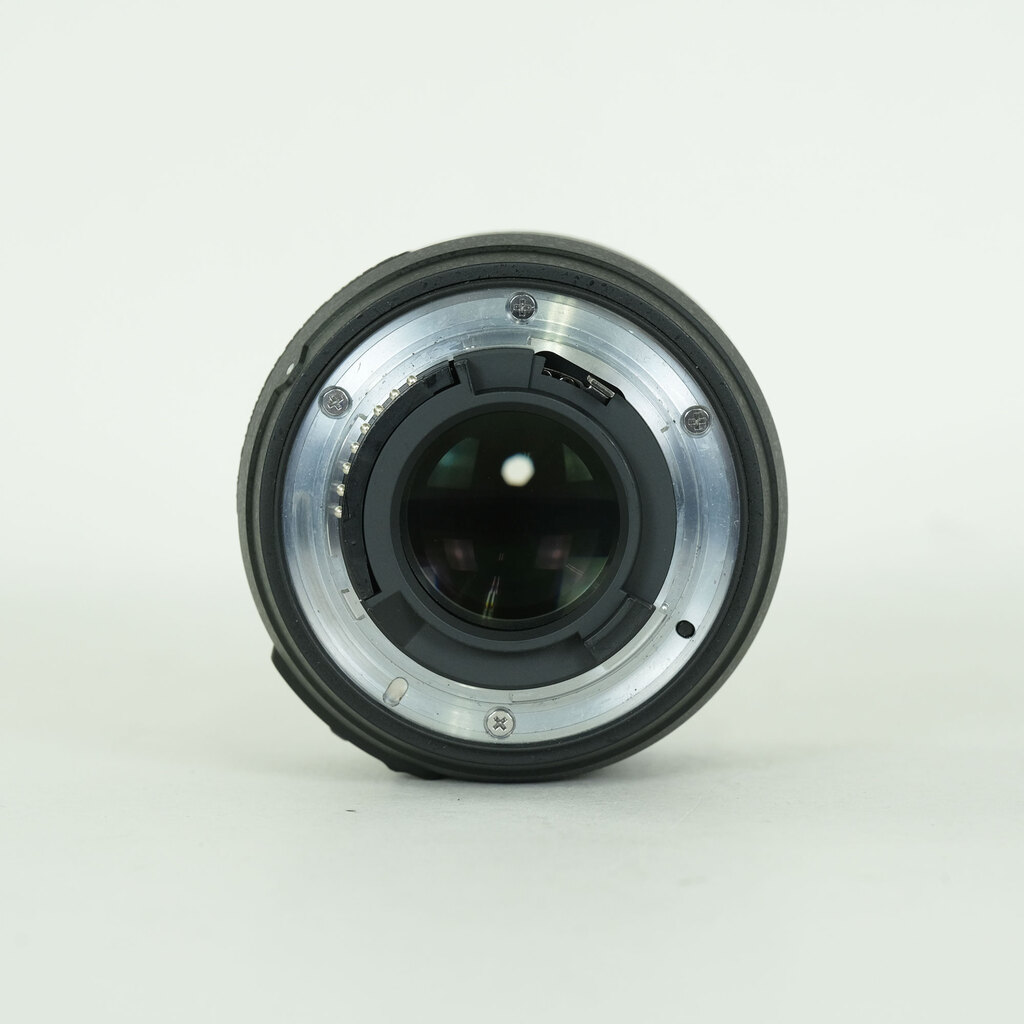 Nikon AF-S DX NIKKOR 35mm f/1.8G Nikon AF-S DX NIKKOR 35mm f/1.8G