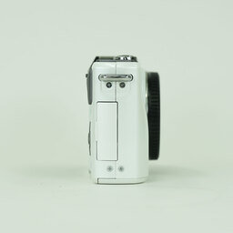Panasonic LUMIX DMC-GF2-K ボディ ホワイト Panasonic LUMIX DMC-GF2-K ボディ ホワイト