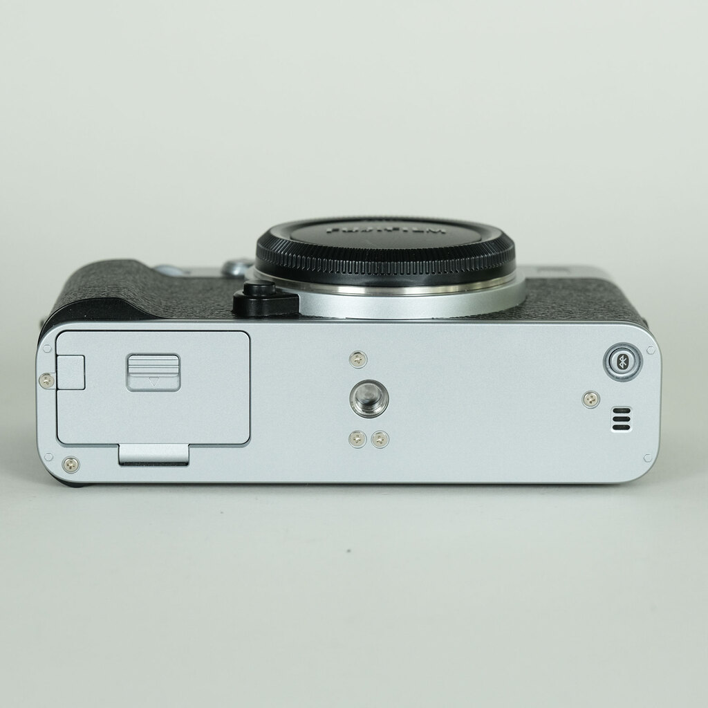 FUJIFILM X-E5