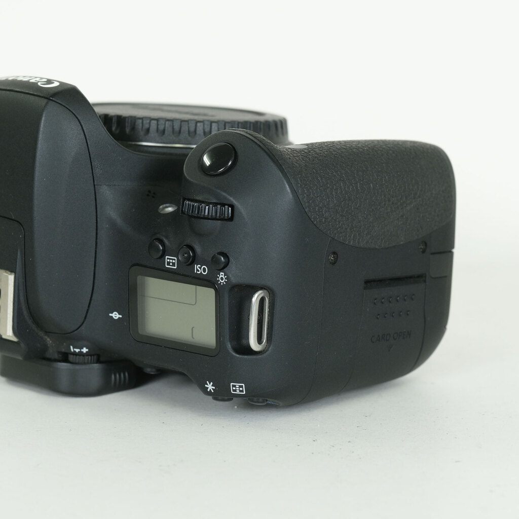 Canon EOS 8000D