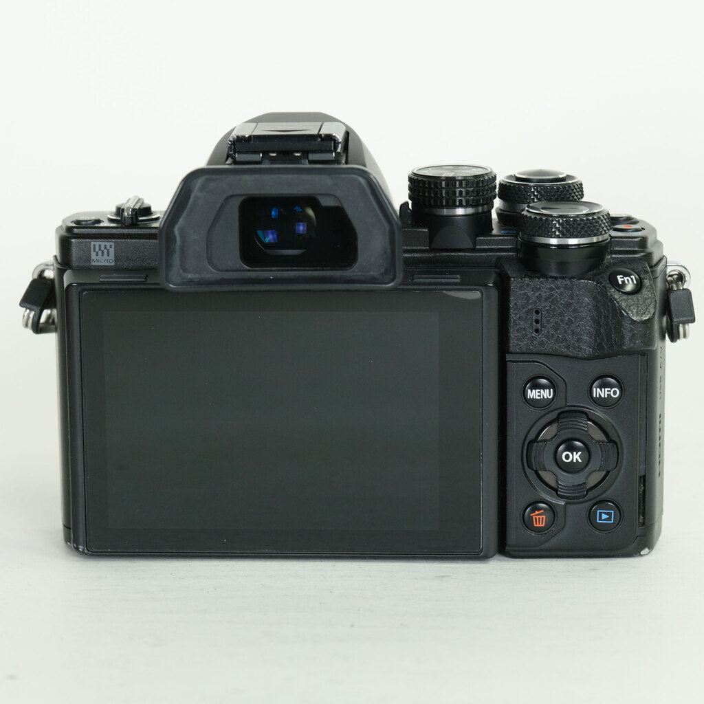 OLYMPUS OM-D E-M10 Mark II
