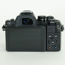 OLYMPUS OM-D E-M10 Mark II