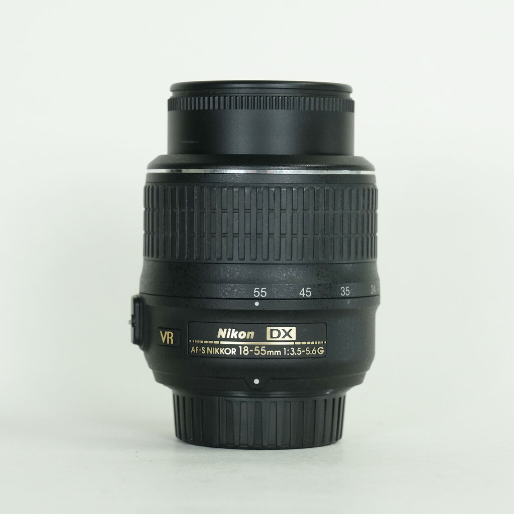 Nikon AF-S DX NIKKOR 18-55mm F3.5-5.6 G VR Nikon AF-S DX NIKKOR 18-55mm F3.5-5.6 G VR