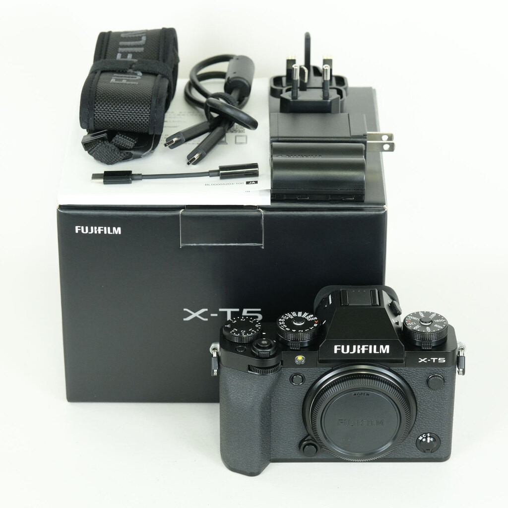FUJIFILM X-T5 FUJIFILM X-T5