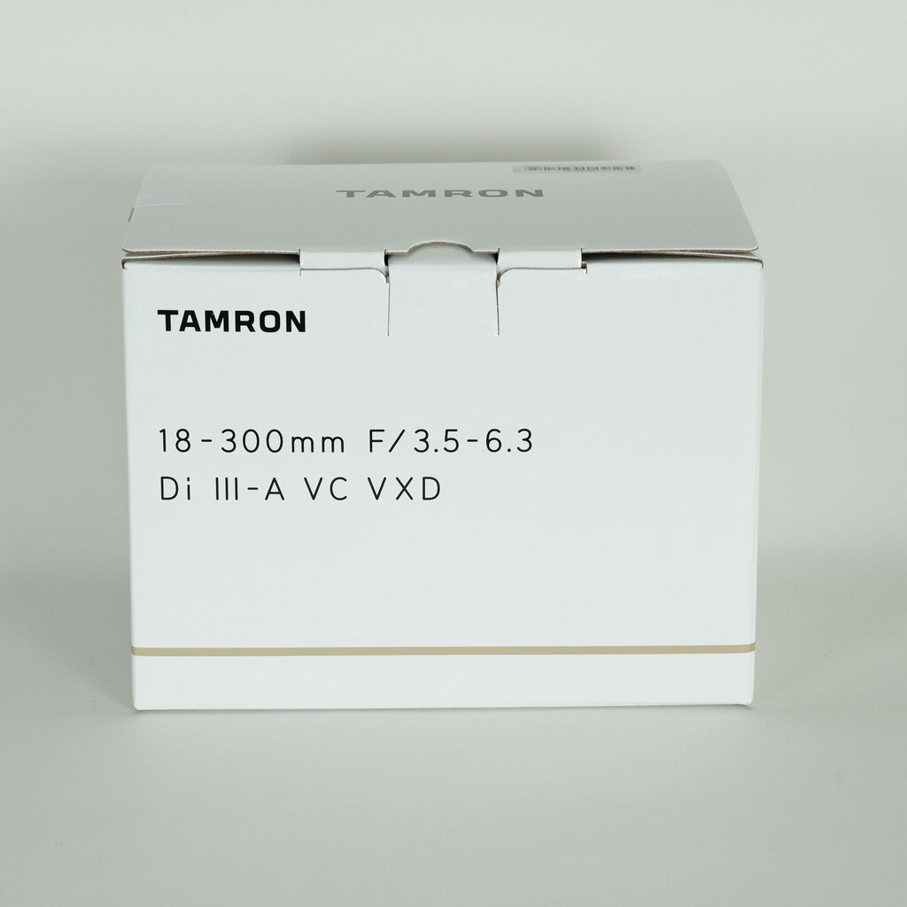 TAMRON 18-300mm F/3.5-6.3 Di III-A VC VXD (Model B061) [フジフイルムX用]