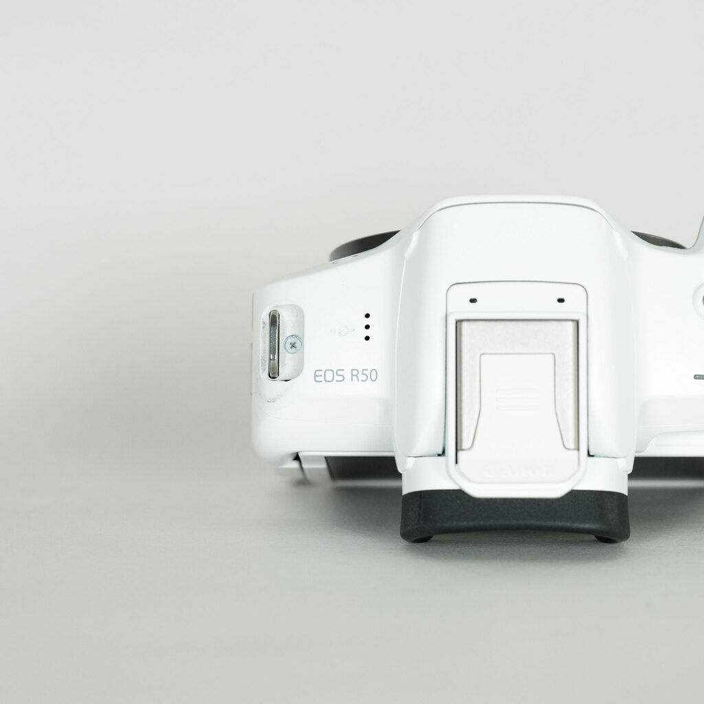 Canon EOS R50