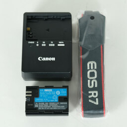 Canon EOS R7