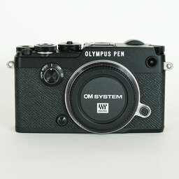 OLYMPUS PEN-F