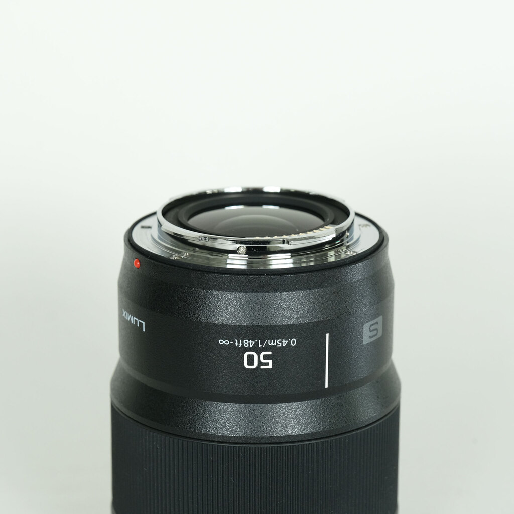 Panasonic LUMIX S 50mm F1.8 Panasonic LUMIX S 50mm F1.8