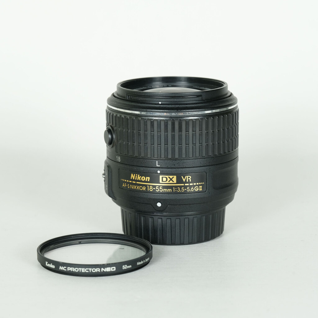 Nikon AF-S DX NIKKOR 18-55mm f3.5-5.6G VR IIの出品 | ONE SCENE