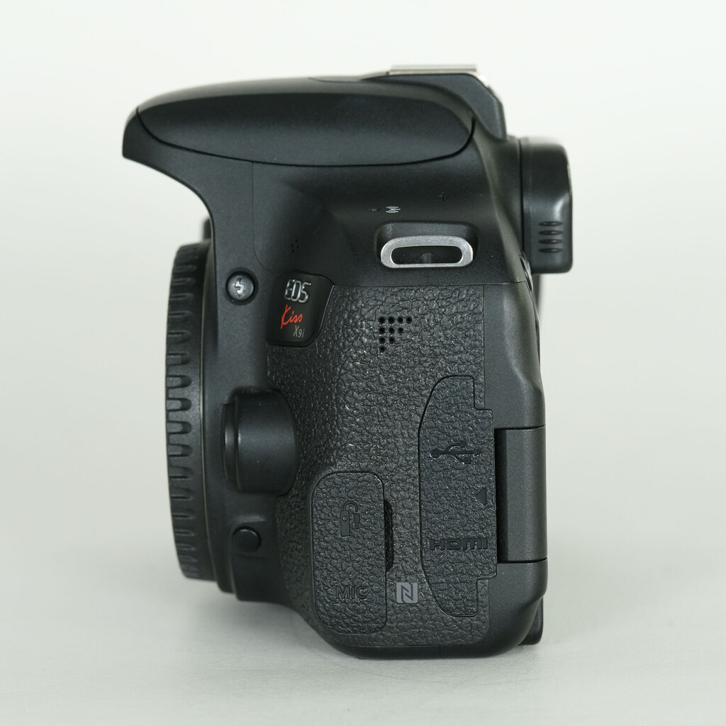 Canon EOS Kiss X9i