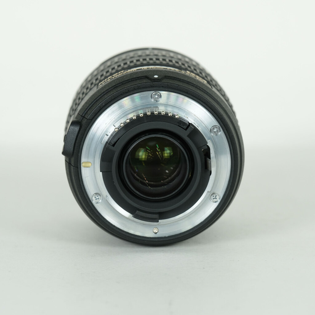 Nikon AF-S DX 18-70mm F3.5-4.5G(IF)の出品 | ONE SCENE（ワンシーン）