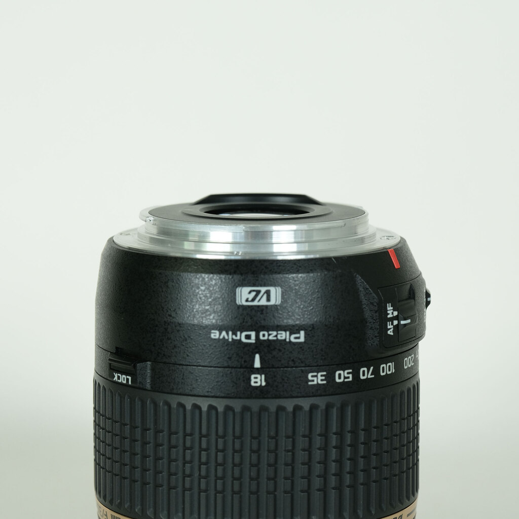 TAMRON 18-270mm F3.5-6.3 DiII VC PZD/Model B008E（キヤノンEF用）