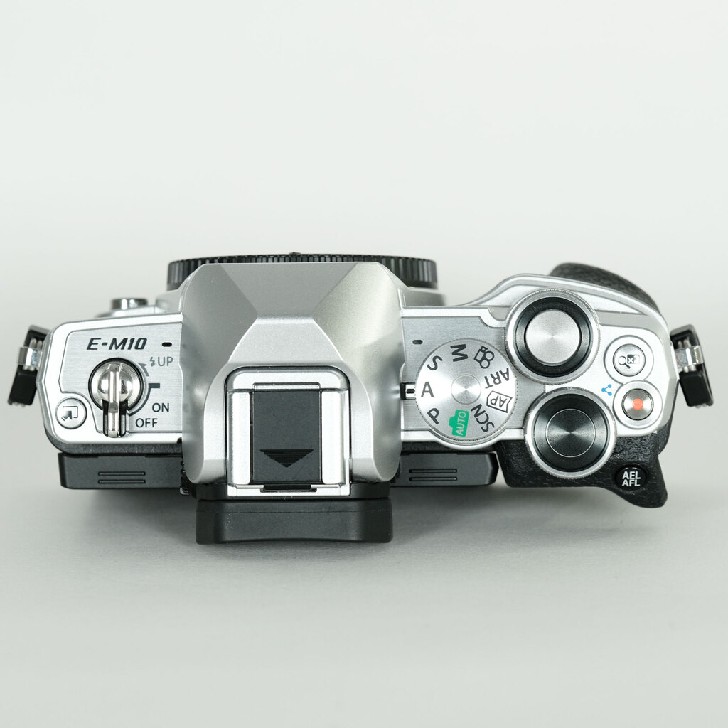 OLYMPUS OM-D E-M10 Mark IV