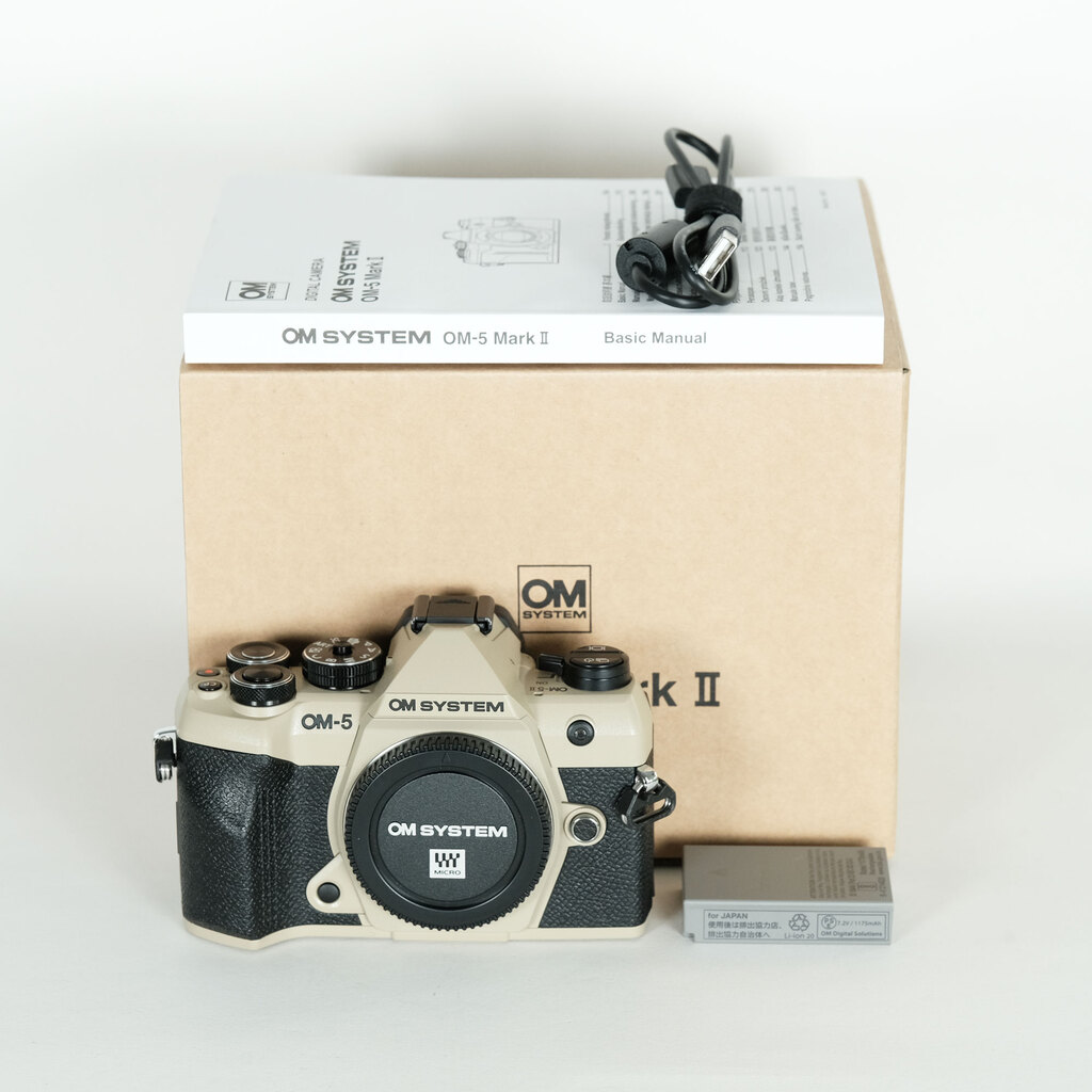 OM SYSTEM OM-5 Mark II ボディ サンドベージュの出品 | ONE SCENE