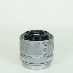 OLYMPUS M.ZUIKO DIGITAL 14-42mm F3.5-5.6IIR シルバー