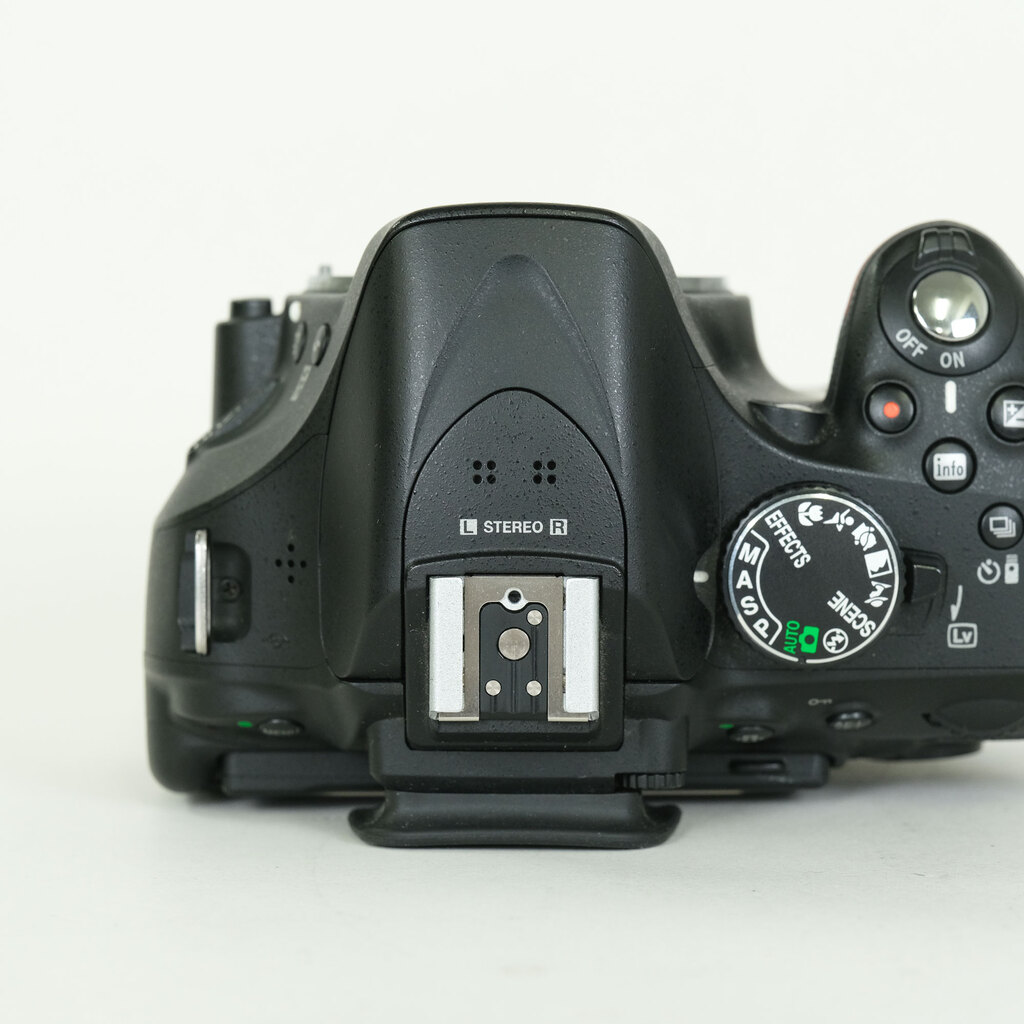 Nikon D5200 ボディ ブラック