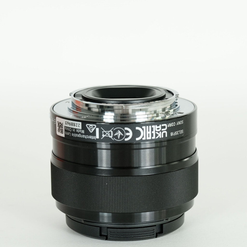 SONY E 35mm F1.8 OSS SEL35F18