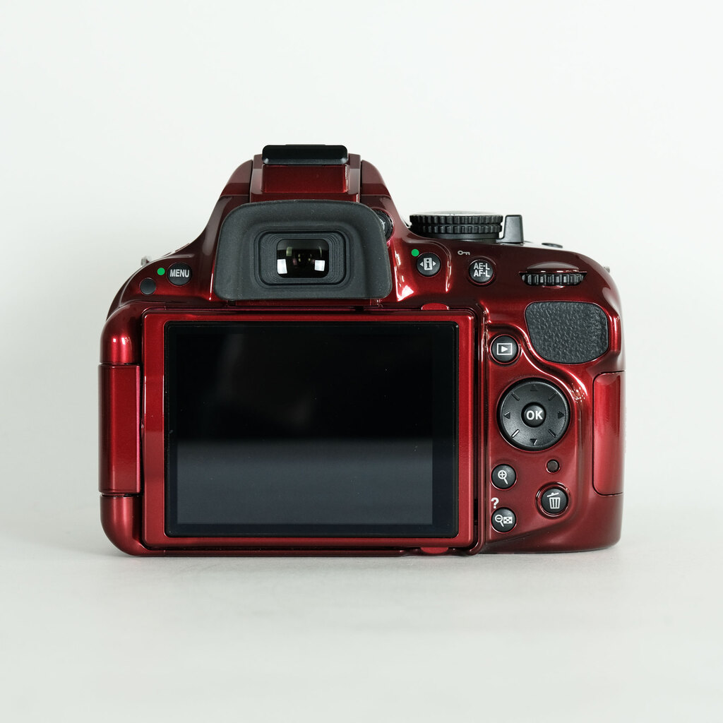 Nikon D5200 ボディ レッド Nikon D5200 ボディ レッド