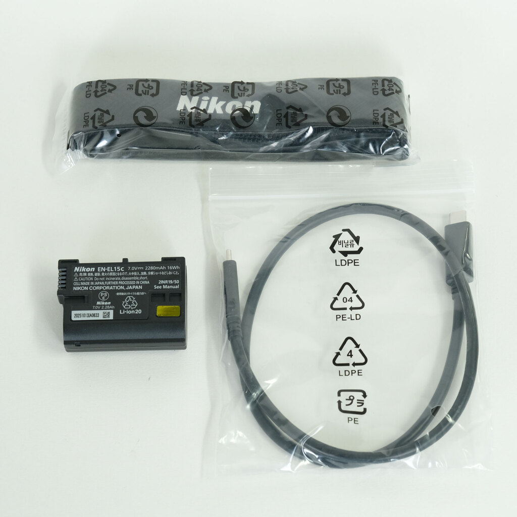 Nikon Z f プレミアムエクステリア張替済み