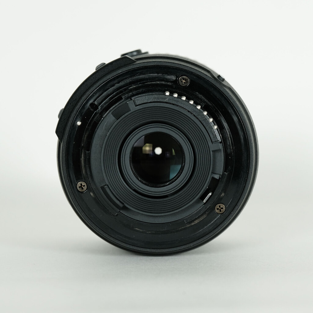 Nikon AF-S DX NIKKOR 18-55mm f3.5-5.6G VR II Nikon AF-S DX NIKKOR 18-55mm f3.5-5.6G VR II